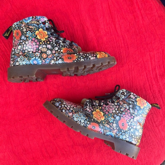 🏴 RARE 70’s / 80’s MIE Dr. Martens 6 Eye Colorful Floral Boots UK 4 - Picture 15 of 17